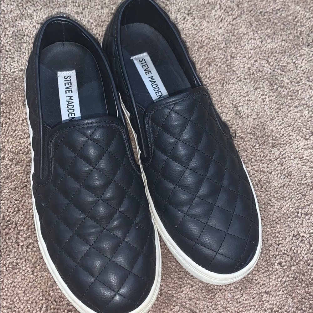 Amazing condition STEVE MADDEN ecentrcQ slip ons